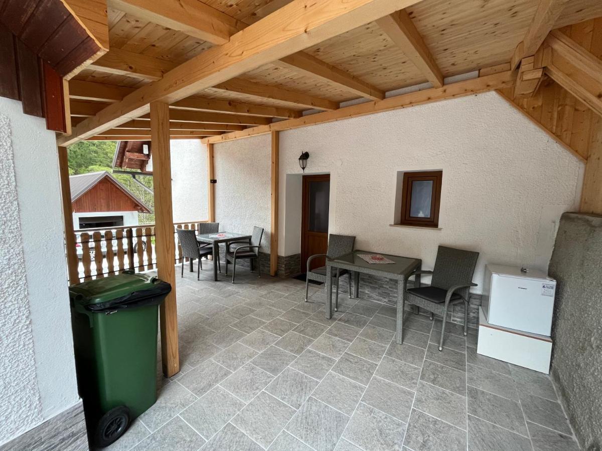 Apartmaji In Sobe Cuder Soča Exterior foto