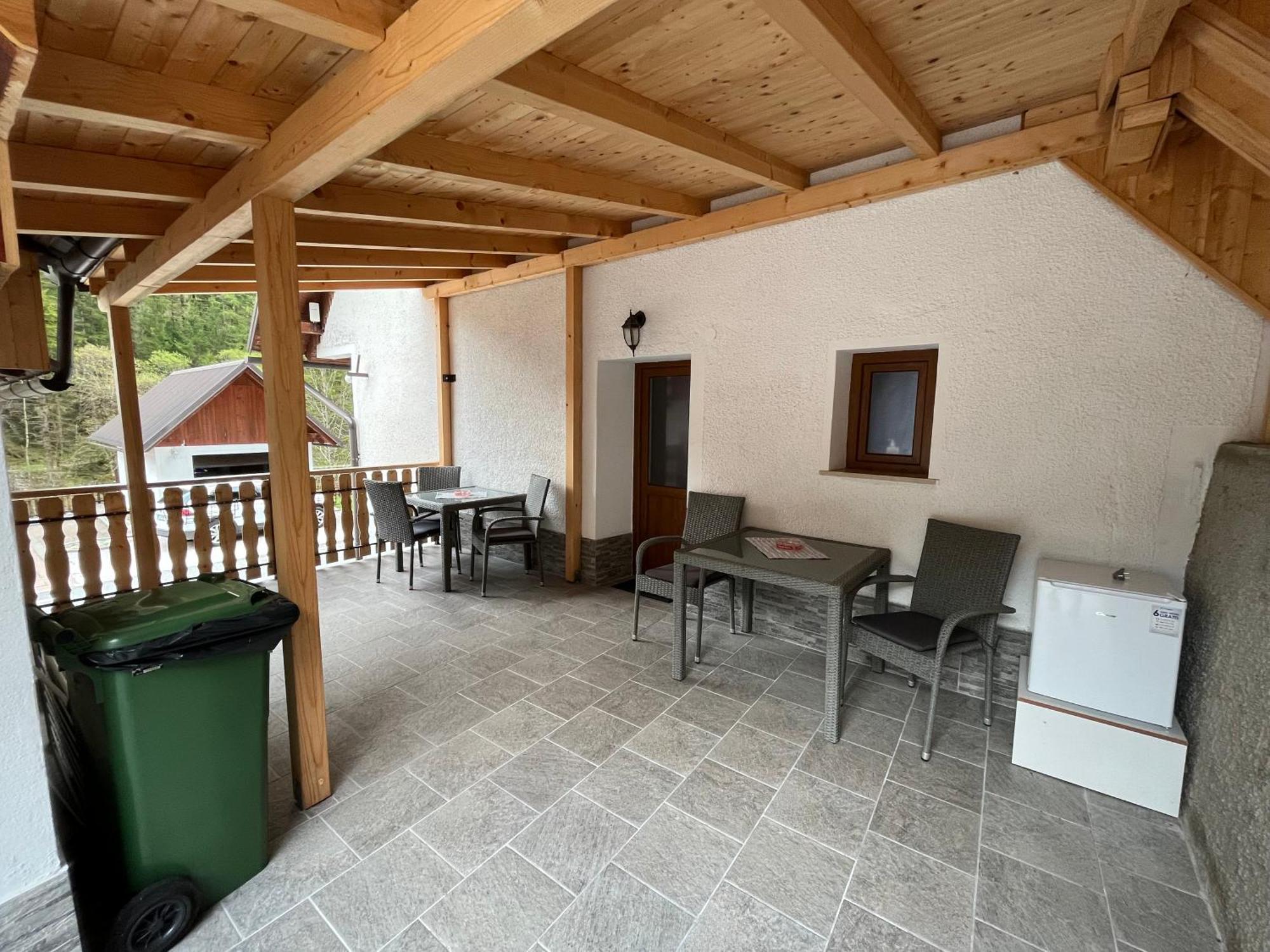 Apartmaji In Sobe Cuder Soča Exterior foto